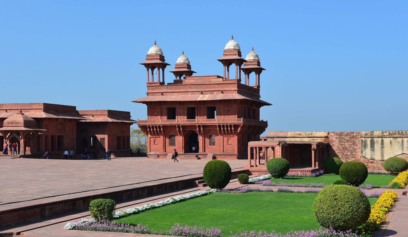 The Diwan-i-Khas at Fatehpur Sikri, a red sandstone hall with domed kiosks at its corners
